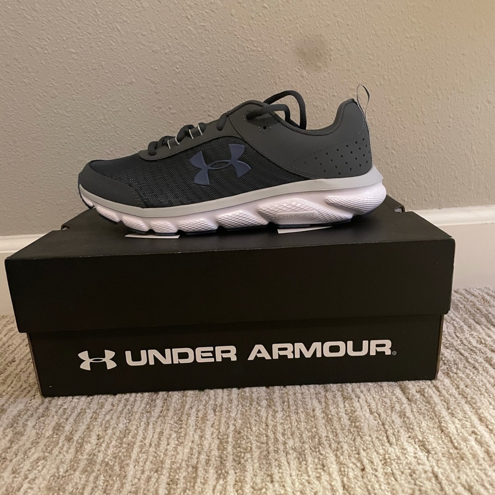 Men’s under armor tennis shoes